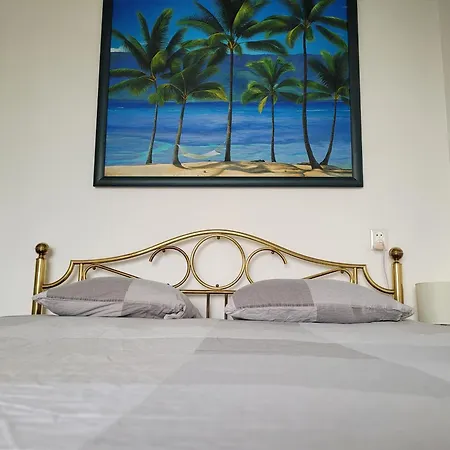 Sky 1 Homestay *